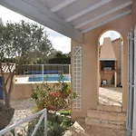 Near Les Etangs De Bages 나르본