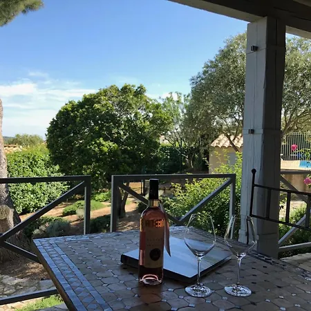 Near Les Etangs De Bages וילה נרבון