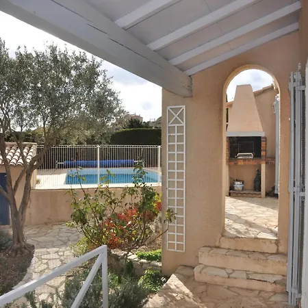 Near Les Etangs De Bages נרבון