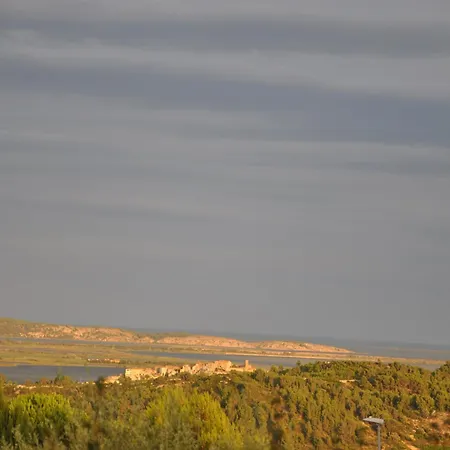 Near Les Etangs De Bages וילה נרבון