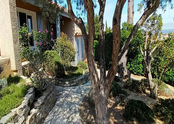 Near Les Etangs De Bages * Narbonne