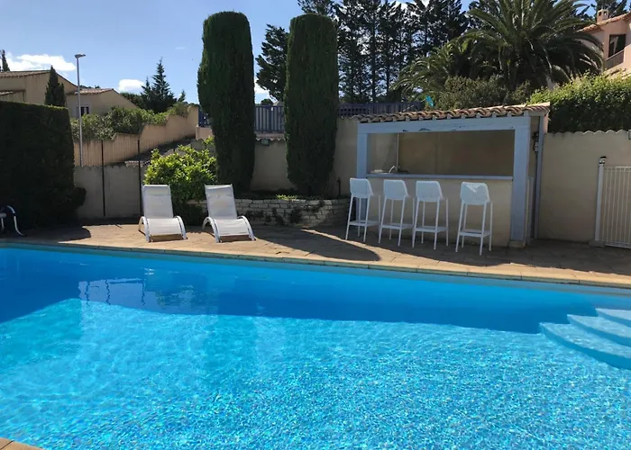 Near Les Etangs De Bages Villa