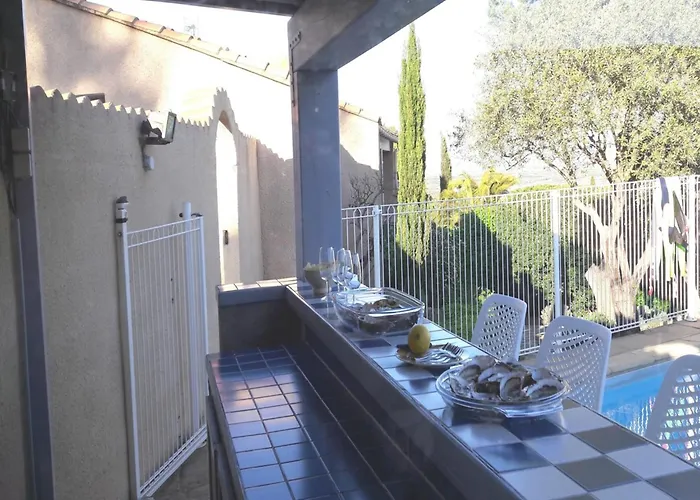 Near Les Etangs De Bages Villa *