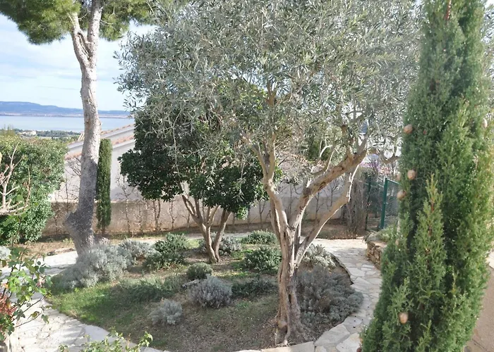 Near Les Etangs De Bages *